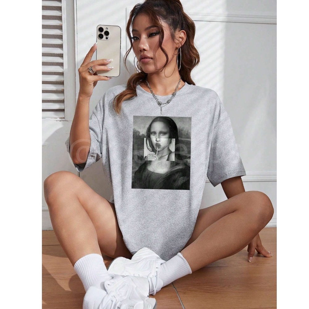 Gray Oversized Tee Crewneck Short Sleeve Printed Black White Appliqué Mona Lisa - Picture 5 of 8
